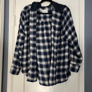 AE Cozy Cabin Oversized Hoodie Flannel in size MEDIUM